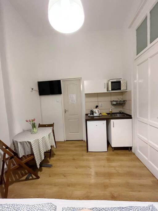 12# Sunflower Cozy Apartment Boedapest Buitenkant foto